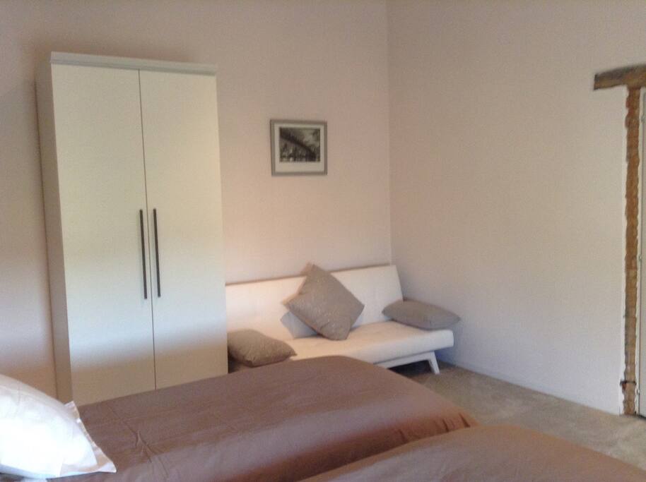 Chambre Garonne
Canapé convertible