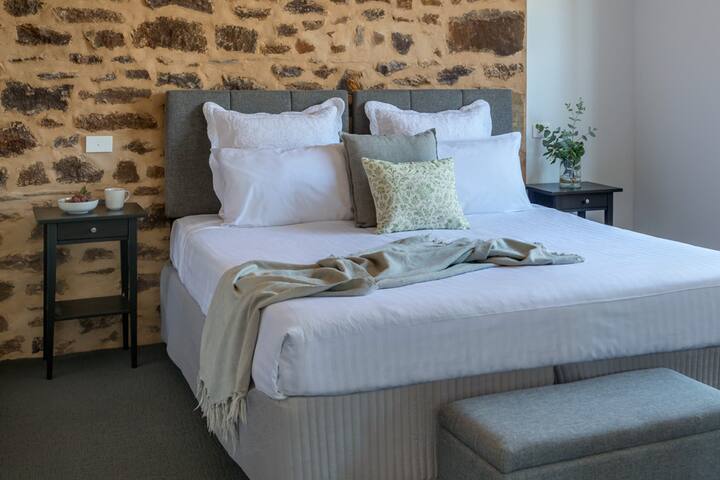 Barossa Shiraz Estate The Barn gallery image 4