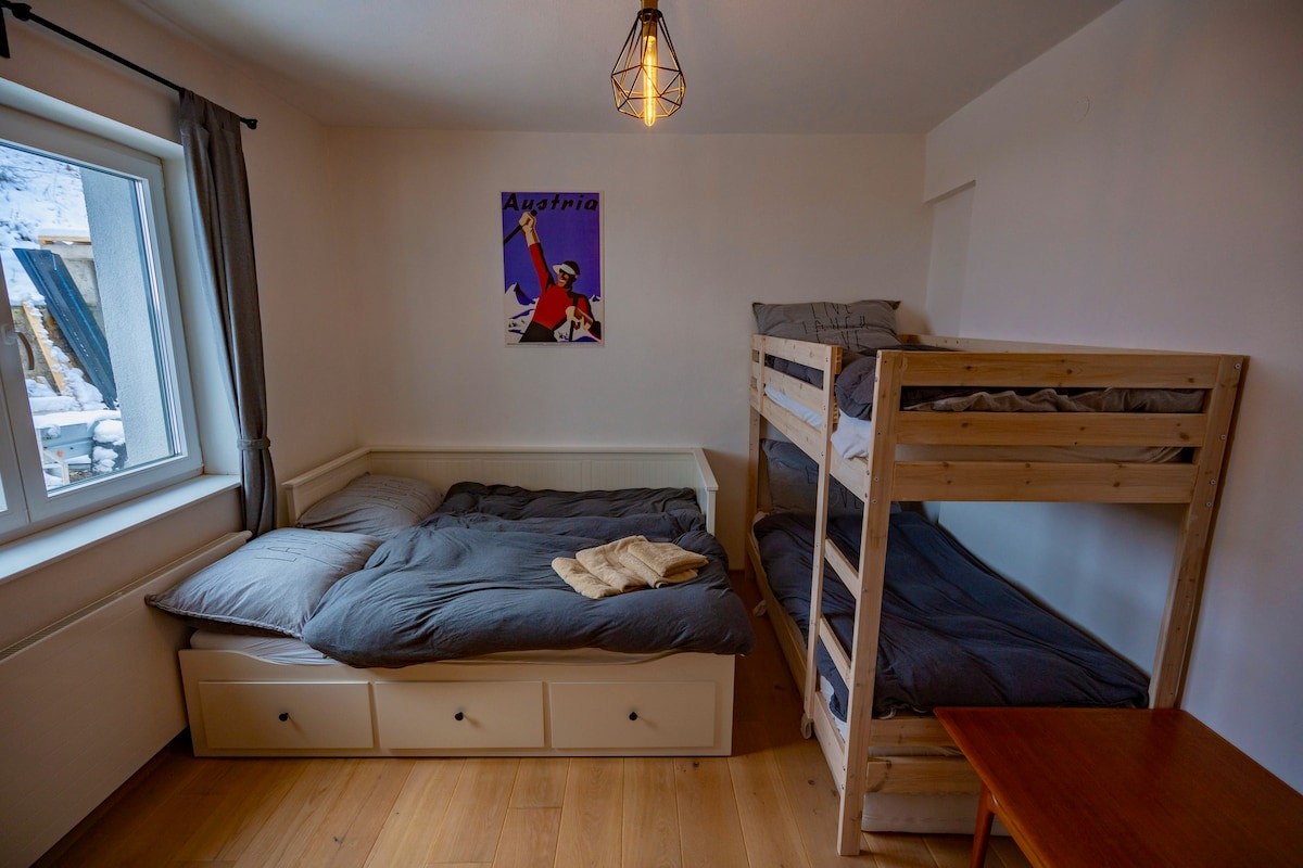 Schlafzimmer 2