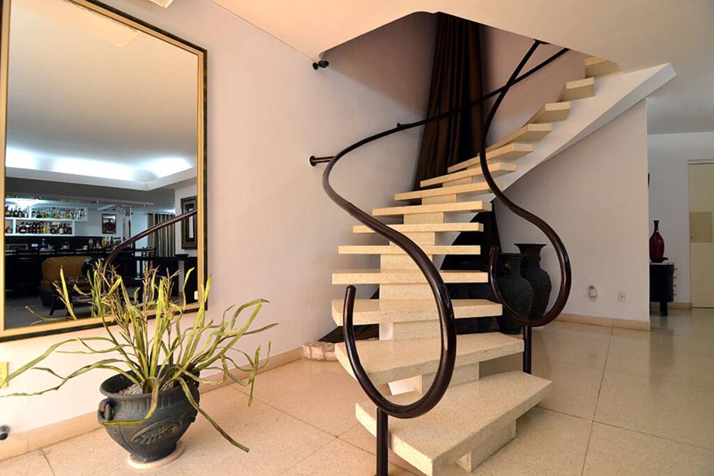 Escalera de acceso a las Habitaciones