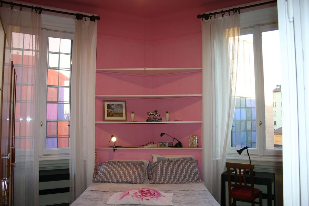FIRST ROOM : pink room with new bed matrimonial /seconda camera rosa con letto matrimoniale nuovo.