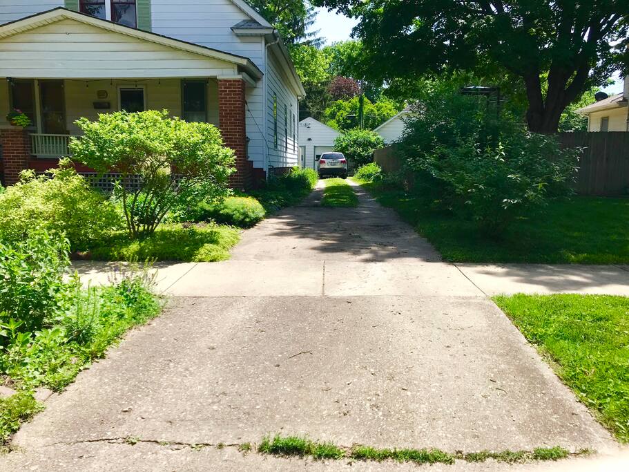 Long driveway with off street parking for 5 cars