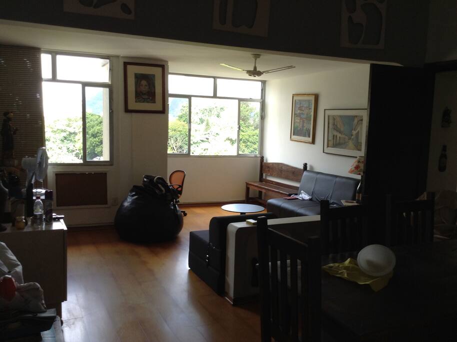 Sala tripla com vista indefensável para o Cristo