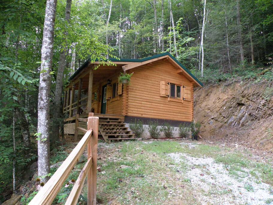 Faffoo Bear's Den - Cabins for Rent in Cosby, Tennessee ...