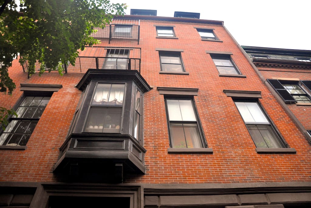 Beacon Hill Charles Bulfinch Window!