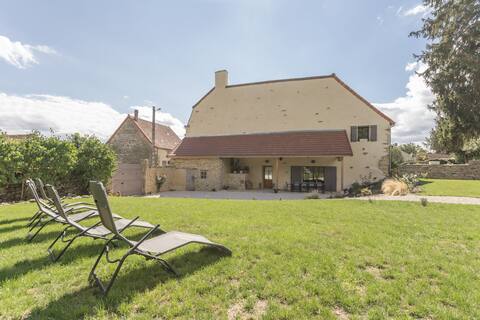 Spacious house with large quiet garden