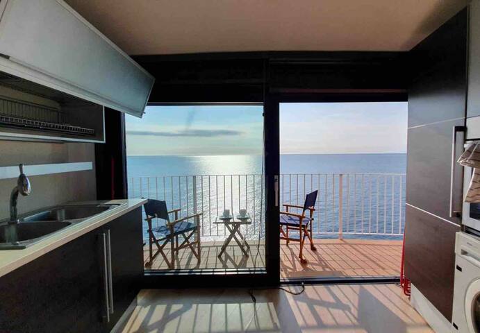 Espectacular vista sobre mar,de barco. Costa Brava gallery image 3