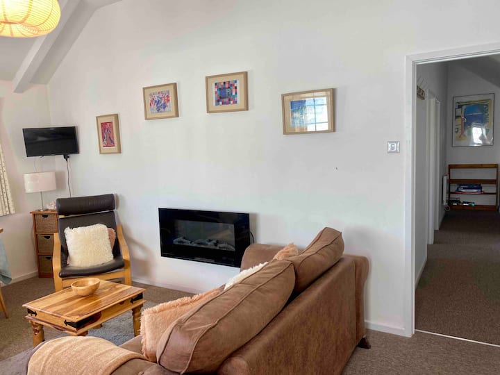 Good value , fantastic location 1 min to the beach Houses for Rent in