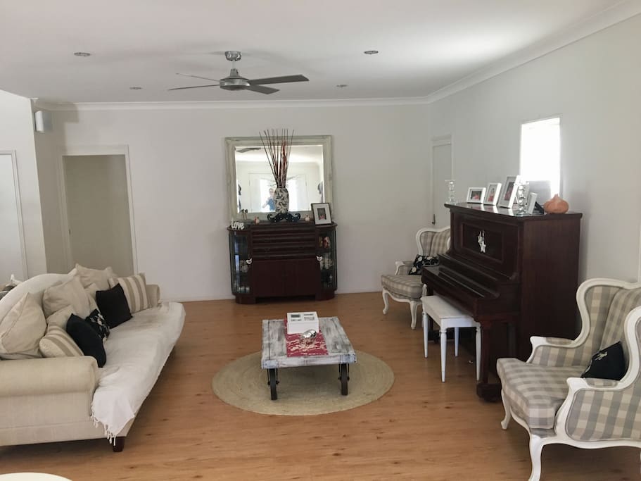 Sitting Room/Entry