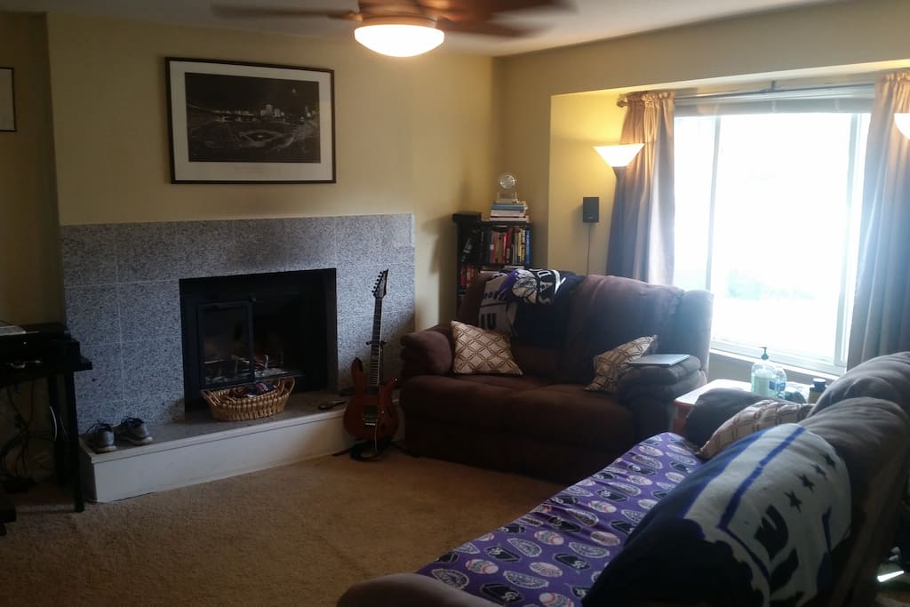 Living Room w/Fireplace and 42" LCD TV (left side of the fireplace)