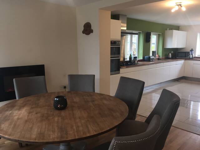 Glanrhyd House. Luxury 5 bed sleeps 10 South Wales