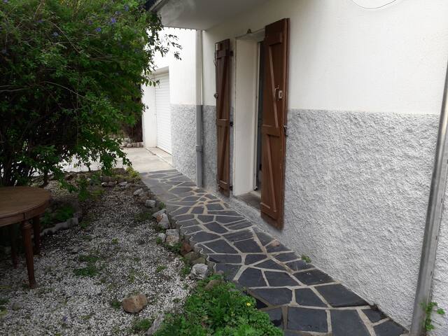 Appartement F1 proche centre-ville