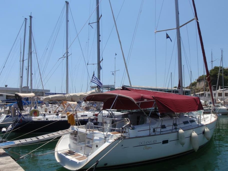 σκεπασμένο με τέντες