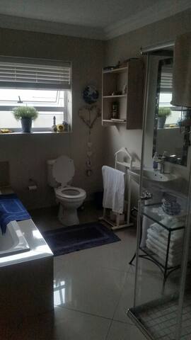 Mountain Lodge! gallery image 4