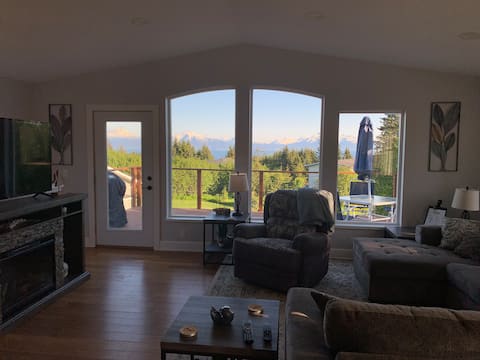 Top performing Airbnb: Daybreeze Vacation Home w/ Hot Tub & Gorgeous View in Kenai Peninsula