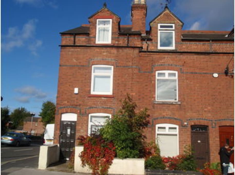 Close City Centre Large 4 Bed House & Free Parking Houses for Rent in