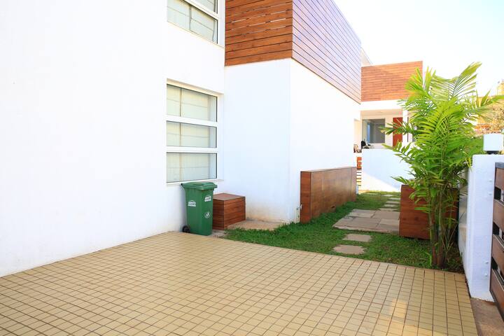 PARKING AREA
