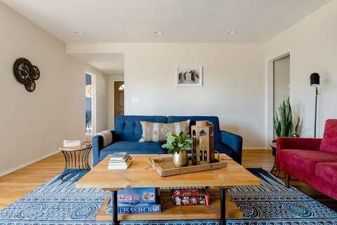 Cozy Clubhouse Retreat Near Claremont Colleges