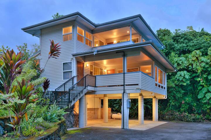 Two Beach Park homes in Hilo’s best location. gallery image 5