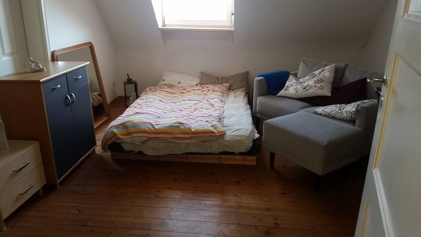 gemütliches Zimmer, Doppelbett, zentrale Lage