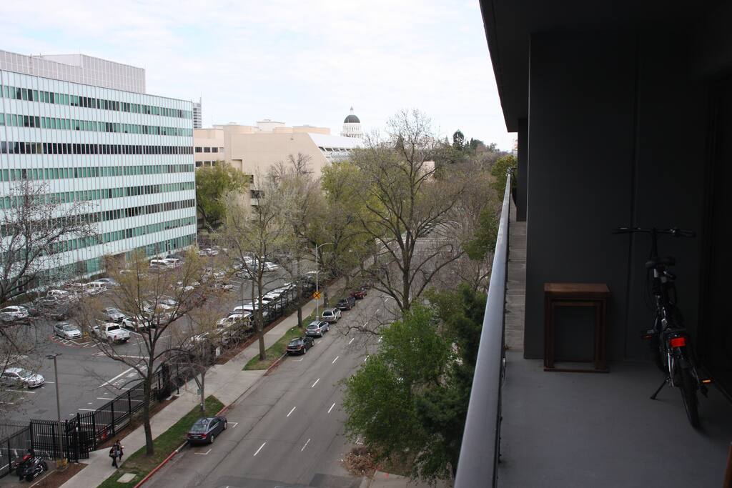 State Capital Balcony View, West