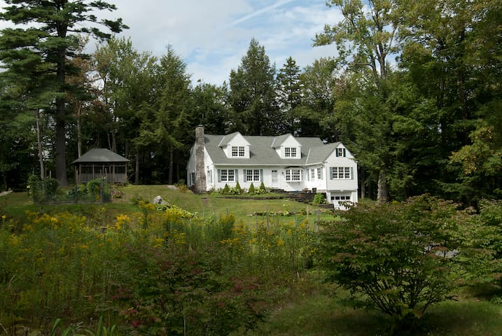 Winter wonderland in a comfortable Berkshire house - Rumah 