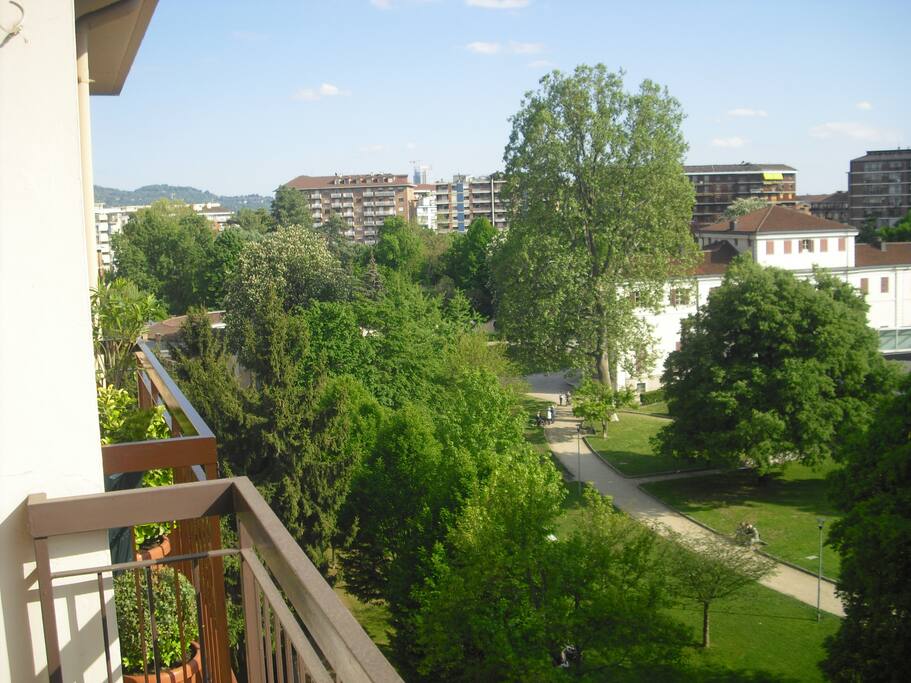 Parco Rignon e veduta della collina di Torino