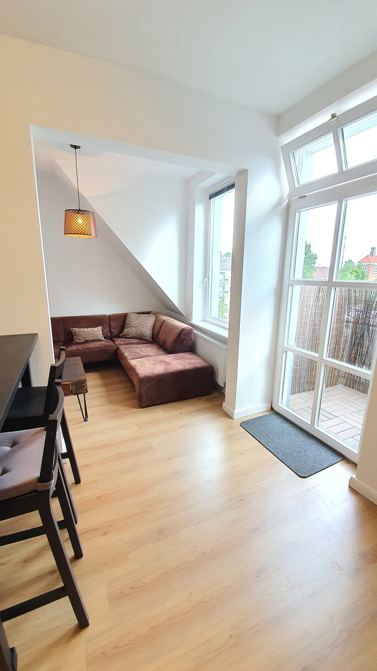 Top Airbnb: 2 bedrooms * bath * kitchen * balcony in Wülfel