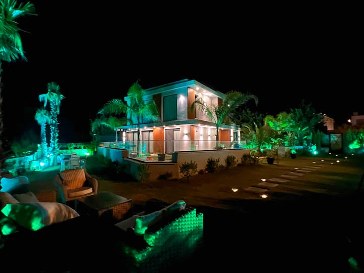 Yalıkavakta Havuzlu Müstakil Lüks Villa - Bodrum