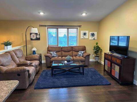 Spacious and comfy 4 bedroom home away from home
