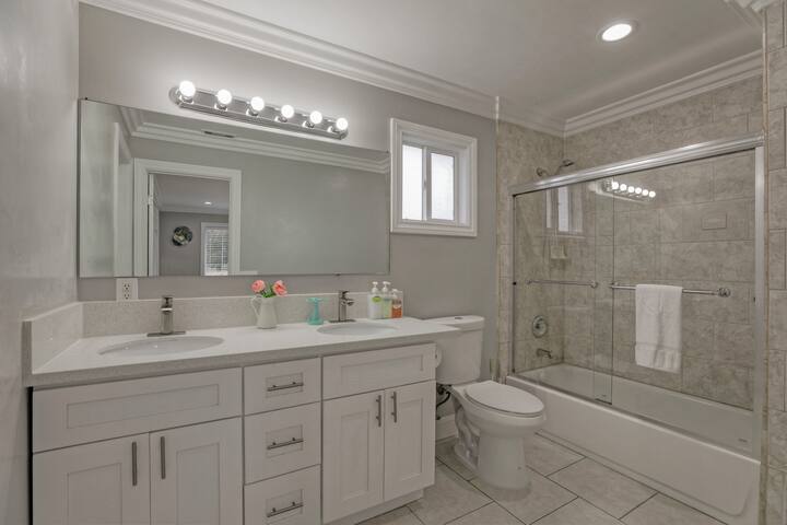 Modern 5B/2B – SAP center/Downtown San Jose gallery image 5