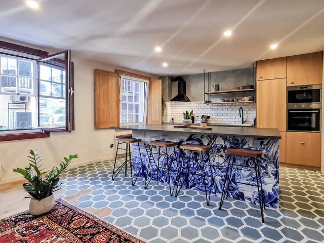 World Heritage Flat with River View gallery image 5