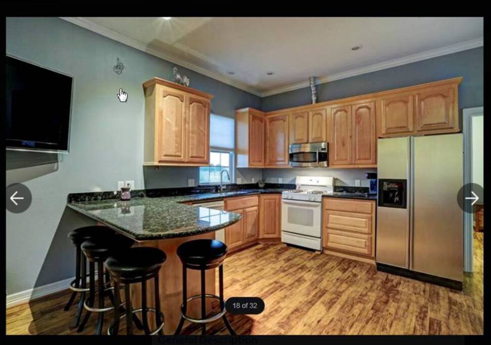 Full kitchen