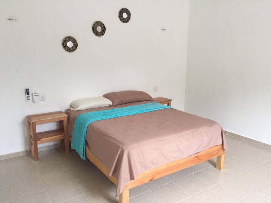 Cómoda cama Queen