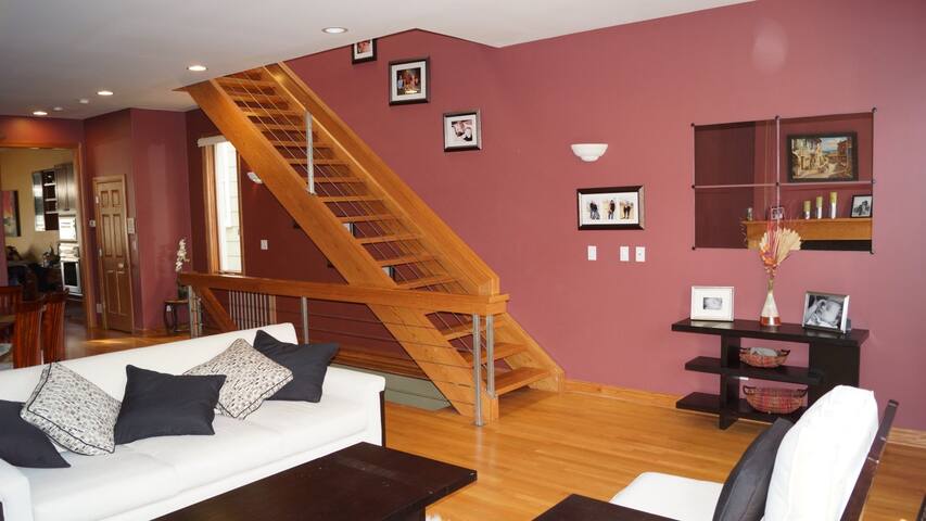 Lincoln Park Single Family Home gallery image 3