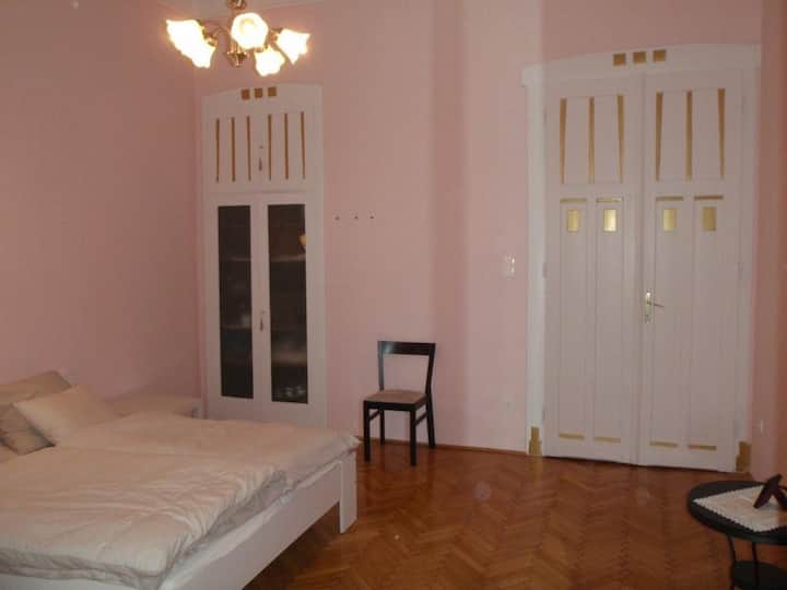 Parliament alkotmany apartment