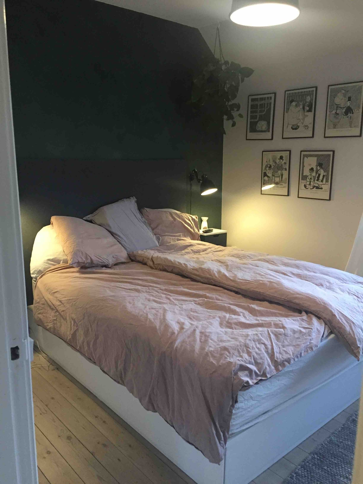 Спална соба 1 со брачен кревет (широк 160 x 200 см)