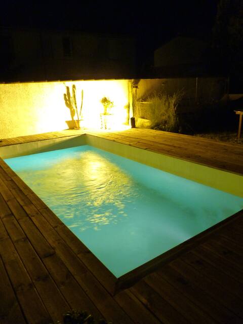 House with garden and swimming pool near the sea