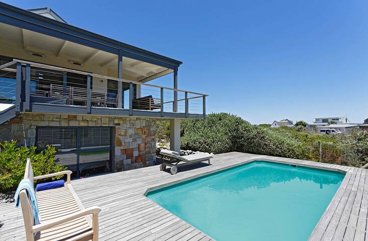 Beach Paradise Holiday Home gallery image 3