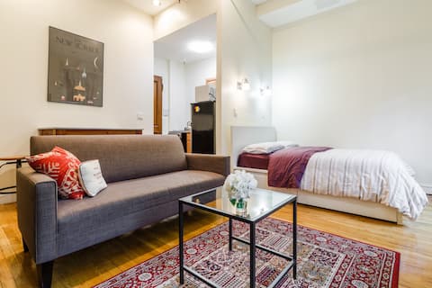 Successful Airbnb property: White Space Studio in Harlem (North)