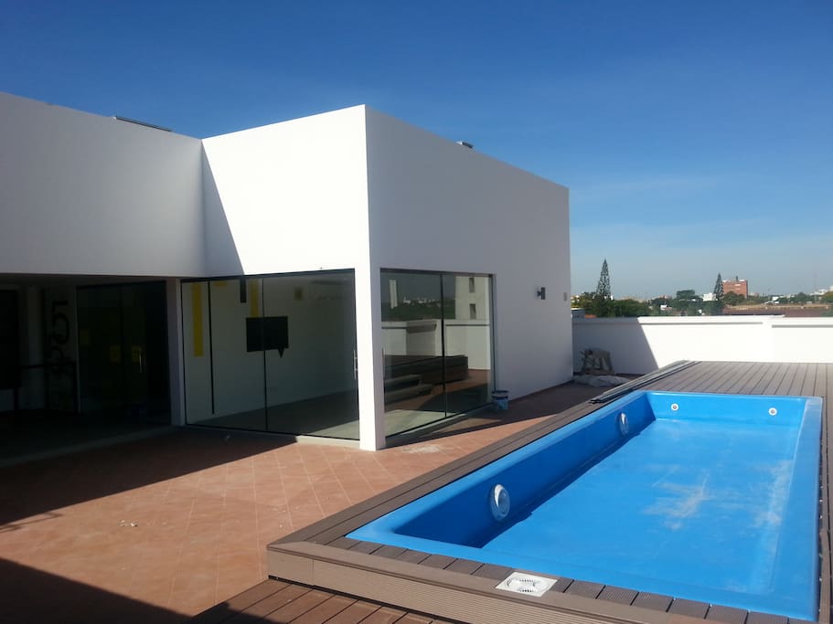 Refreshing Pool and Sun Terrace...
Piscina refrescante y terraza para tomar sol