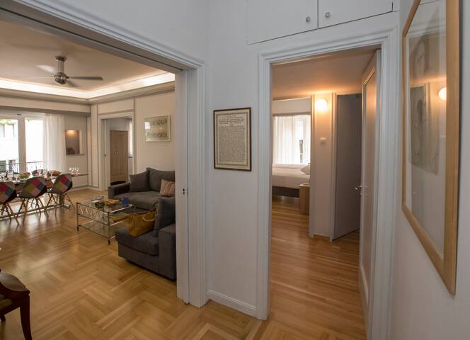 Classy apartment in Syntagma gallery image 3