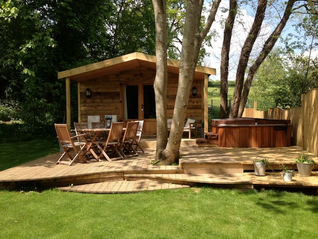 Log Cabin with Hot Tub
