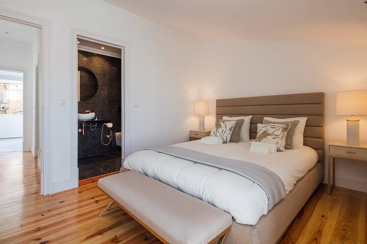 Glories Avenue@ luxurious apartment with terrace gallery image 5