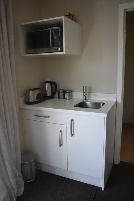 Kitchenette with Fridge