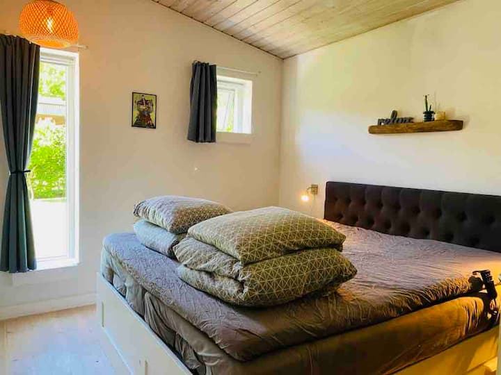 Spálňa č.1 s vyvýšenými posteľami.
Možnosť prístelky s matracom