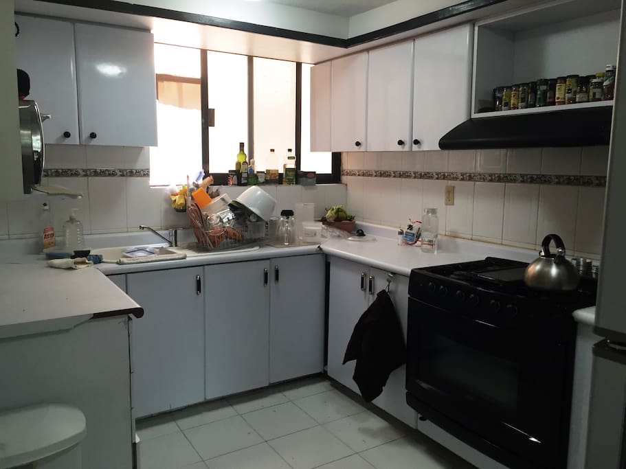 Fully equipped kitchen.