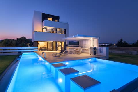 Laysan Albatross Beach Front Villa