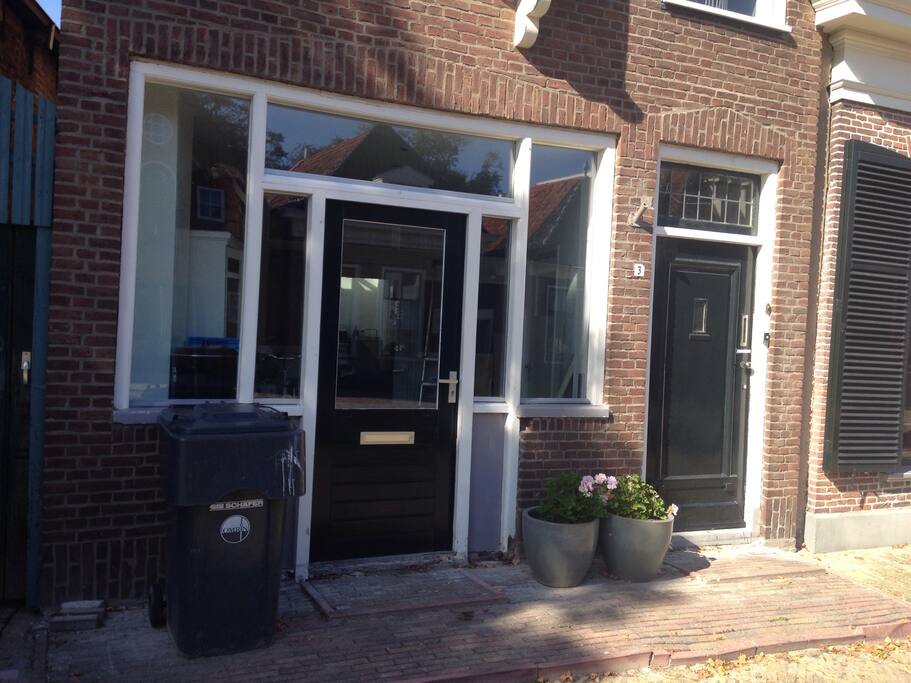 Eigen entree zodat u volop privacy heeft tijdens u verblijf. Voor vragen en andere zaken ben ik altijd in de buurt. Heeft u wensen laat ze weten!