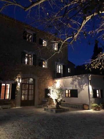 Beautiful house, large garden overlooking Soller gallery image 4